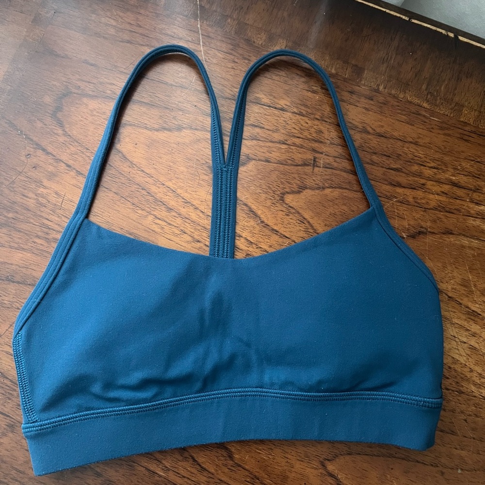 Lululemon Flow Y Bra Nulu sports bra
